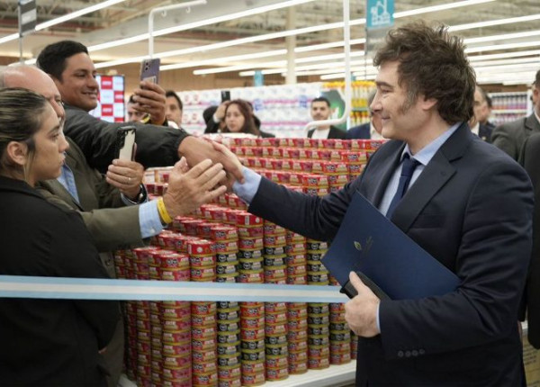 Javier Milei en supermercado Coto de Mar del Plata