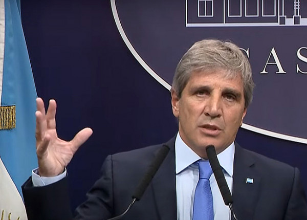 Luis Caputo en atril BCRA