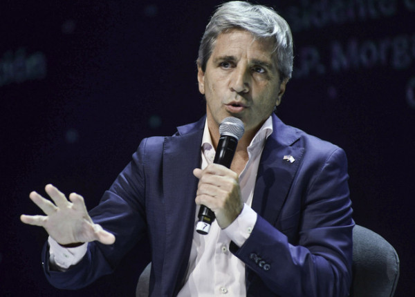 Ministro Luis Caputo